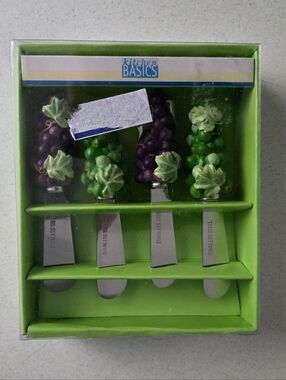 Four stainless steel spreaders with grape-shaped handles NWT